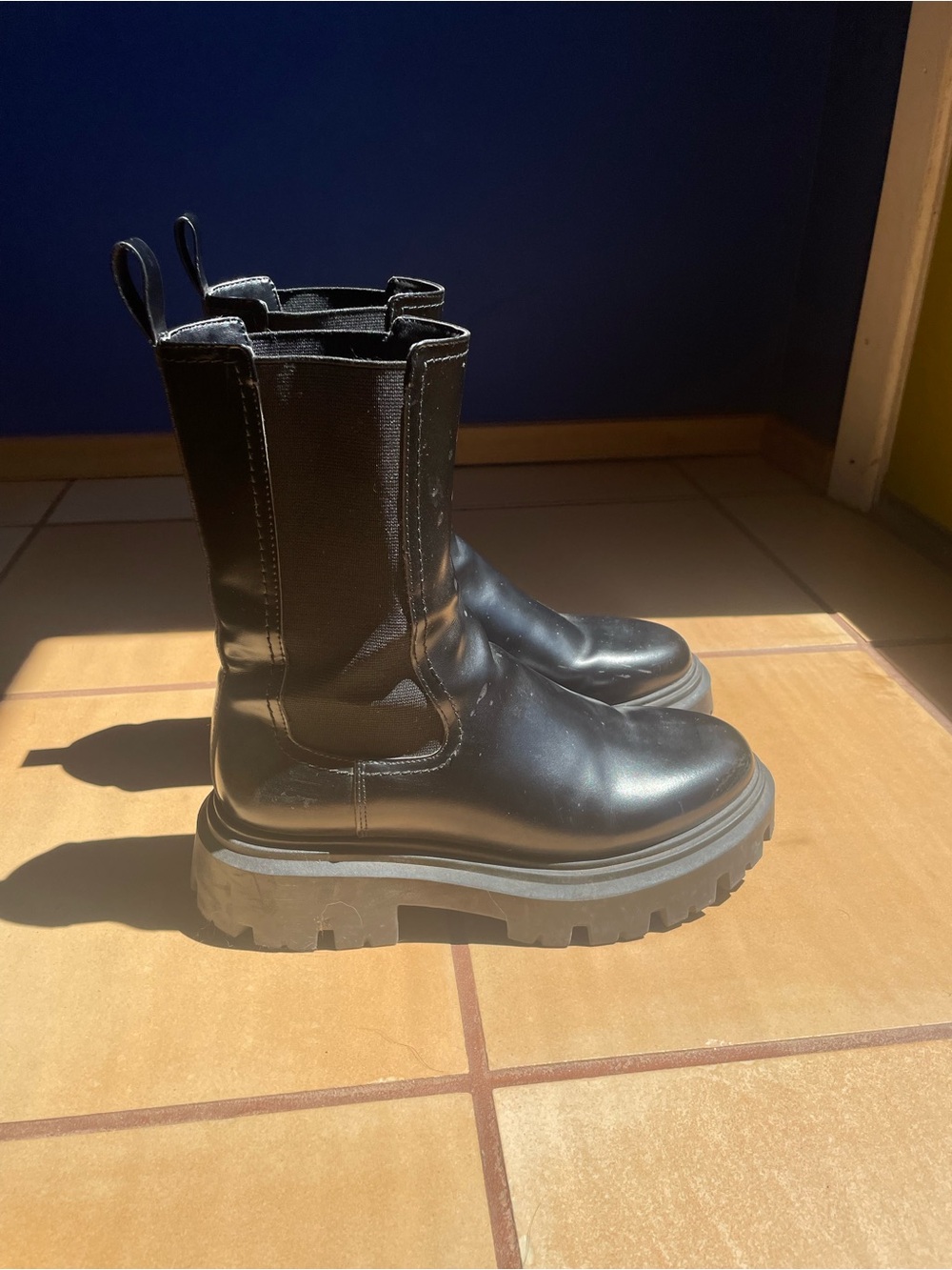 Women’s Black Chelsea Lug Boots - H&M